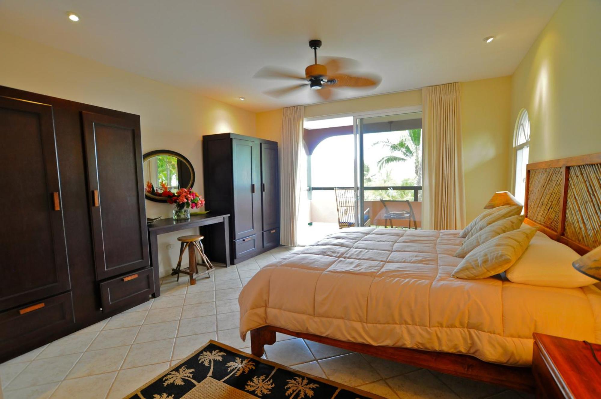 Cocomar Beachfront Hotel Parrita Bagian luar foto