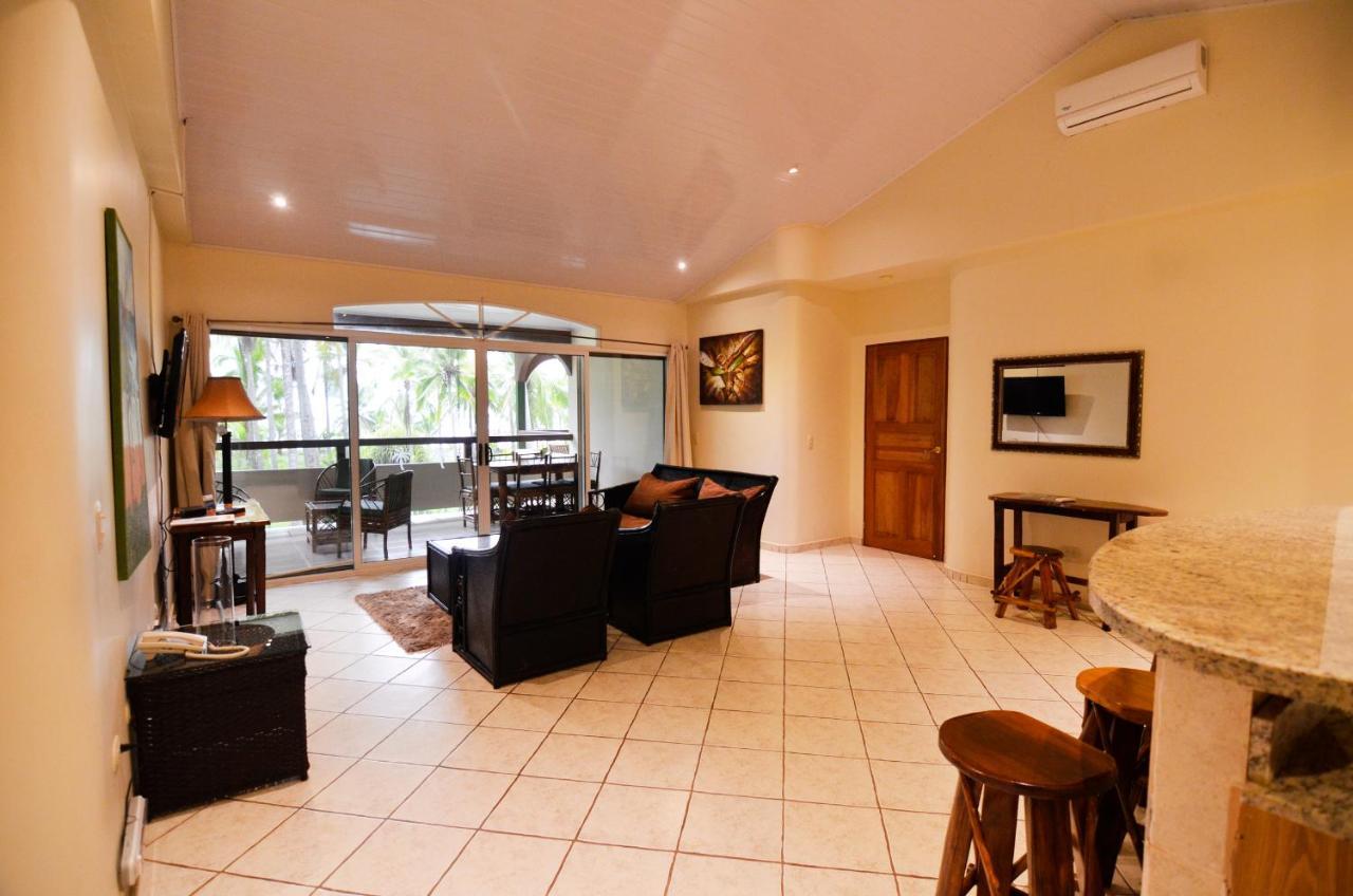 Cocomar Beachfront Hotel Parrita Bagian luar foto
