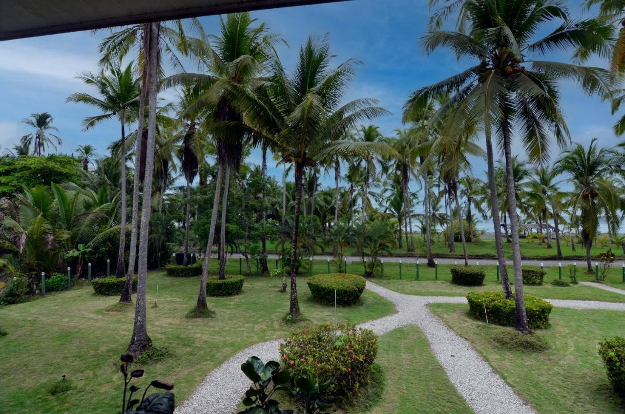 Cocomar Beachfront Hotel Parrita Bagian luar foto