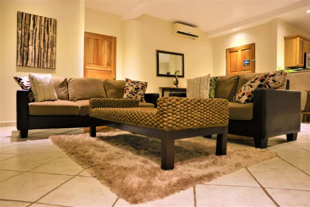 Cocomar Beachfront Hotel Parrita Bagian luar foto
