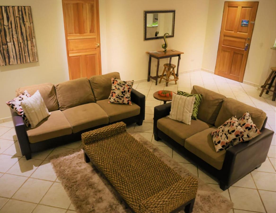 Cocomar Beachfront Hotel Parrita Bagian luar foto